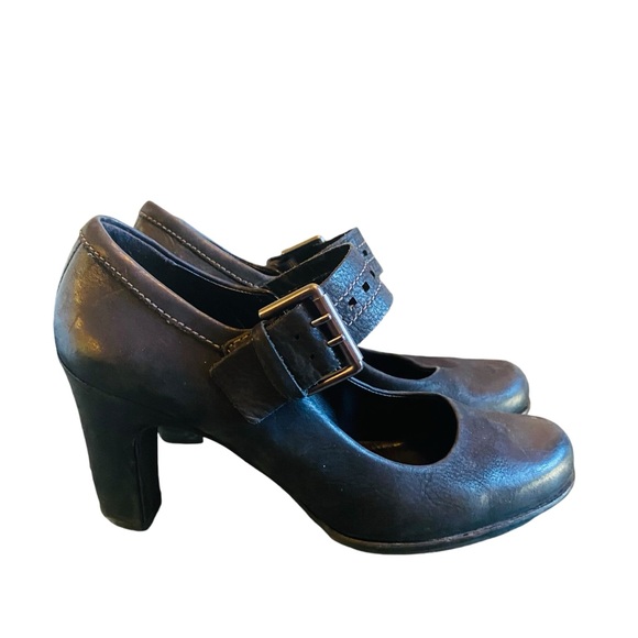 Ecco Shoes - Ecco Black Leather Mary Jane Pumps 37
